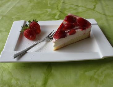 Topfentorte mit frischen Erdbeeren Topfentorte mit frischen Erdbeeren