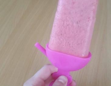 Selbstgemachtes Erdbeereis Selbstgemachtes Erdbeereis