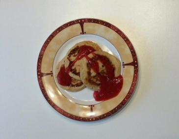 Topfen-Pancakes mit Erdbeersoße Topfen-Pancakes mit Erdbeersoße