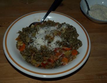 Dinkel-Bärlauchspiralen mit Gemüsesalsa Dinkel-Bärlauchspiralen mit Gemüsesalsa
