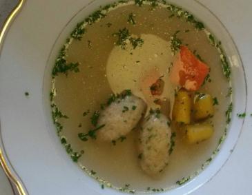 Gemüsesuppe mit Dinkelnockerl Gemüsesuppe mit Dinkelnockerl