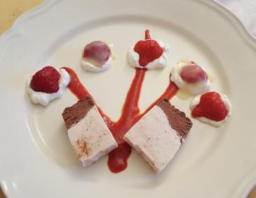 Erdbeerdessert "Eruption" Erdbeerdessert "Eruption"