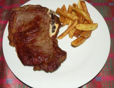 Rib-eye-Steak mit Rosmarinpommes Rib-eye-Steak mit Rosmarinpommes