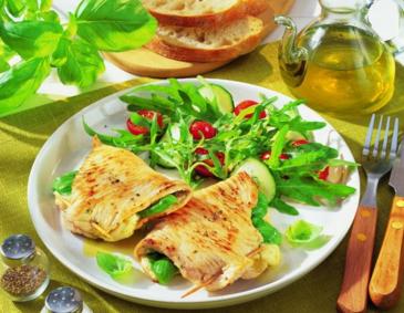 Gefüllte Putenschnitzel mit Pesto und Schafskäse Gefüllte Putenschnitzel mit Pesto und Schafskäse