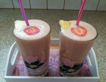 Ananas-Erdbeer Shake Ananas-Erdbeer Shake