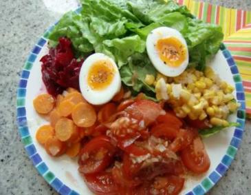 Bunter Salatteller Bunter Salatteller