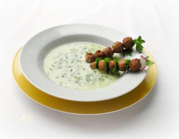 Petersiliensuppe mit Hackbällchen Petersiliensuppe mit Hackbällchen