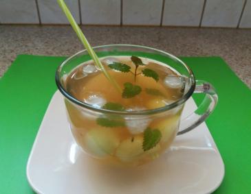 Exotic-Tee mit Melonen-Kugeln Exotic-Tee mit Melonen-Kugeln