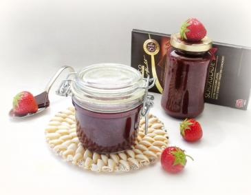 Erdbeermarmelade mit Bitterschokolade Erdbeermarmelade mit Bitterschokolade