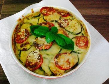 Zucchini-Tomaten Auflauf Zucchini-Tomaten Auflauf