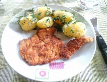 Putenschnitzel mit Petersilkartoffeln Putenschnitzel mit Petersilkartoffeln