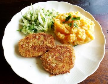 Glutenfreie Kohlrabischnitzel mit Kartoffel-Karotten-Stampf Glutenfreie Kohlrabischnitzel mit Kartoffel-Karotten-Stampf