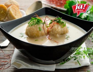 Hühnercremesuppe mit Bröselknöderl Hühnercremesuppe mit Bröselknöderl