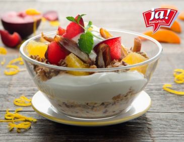 Overnight Oats mit Honig, Kernen und Datteln Overnight Oats mit Honig, Kernen und Datteln