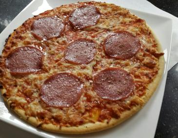 Pizza Salami Pizza Salami