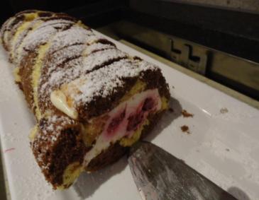 Schoko-Erdbeerroulade Schoko-Erdbeerroulade