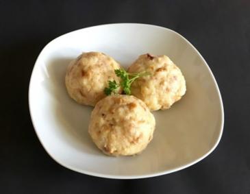 Semmelknödel aus dem Dampfgarer Semmelknödel aus dem Dampfgarer