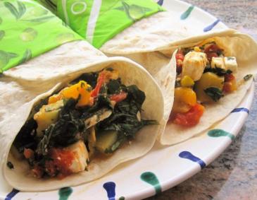 Wraps mit mediterraner Füllung Wraps mit mediterraner Füllung
