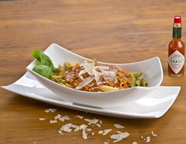 Pasta mit pikantem Sugo Pasta mit pikantem Sugo