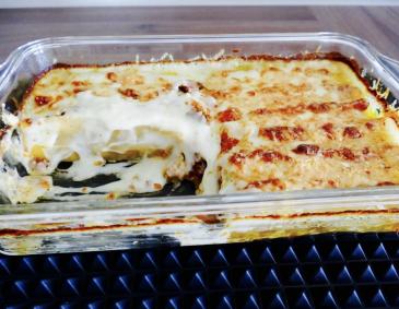 Gefüllte Cannelloni mit Faschiertem und Bergkäse Gefüllte Cannelloni mit Faschiertem und Bergkäse