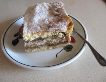 Slowenischer Vierlingsstrudel (Gibanica) Slowenischer Vierlingsstrudel (Gibanica)