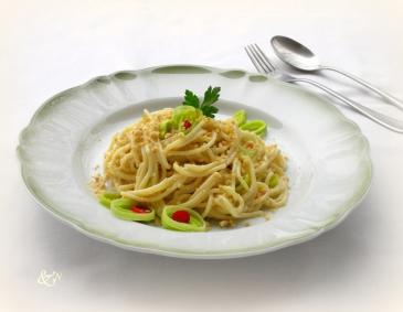 Spaghetti mit Lauch und Mandel-Gorgonzola-Sauce Spaghetti mit Lauch und Mandel-Gorgonzola-Sauce