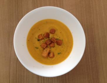 Kürbis-Karotten-Cremesuppe Kürbis-Karotten-Cremesuppe