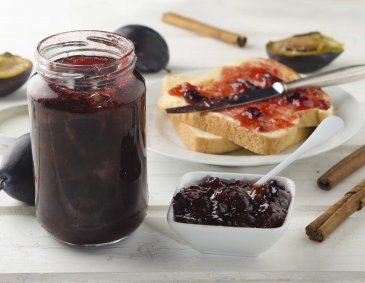 Rotwein-Zwetschken-Zimt-Marmelade Rotwein-Zwetschken-Zimt-Marmelade