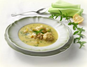 Hühner-Zitronen-Suppe mit Minze Hühner-Zitronen-Suppe mit Minze