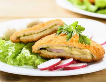 Sellerie Cordon Bleu aus der Heißluftfritteuse Sellerie Cordon Bleu aus der Heißluftfritteuse