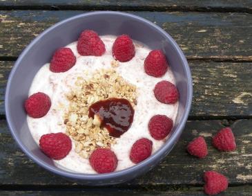 Müsli mit Himbeeren zuckerarm Müsli mit Himbeeren zuckerarm