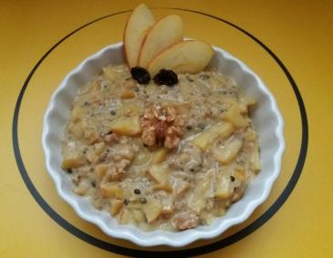 Hafer-Soja-Brei mit Apfel Hafer-Soja-Brei mit Apfel