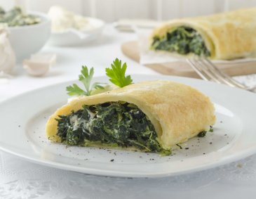 Spinatstrudel aus der Heißluftfritteuse Spinatstrudel aus der Heißluftfritteuse