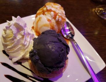 Sesam-Eis weiß und schwarz Sesam-Eis weiß und schwarz