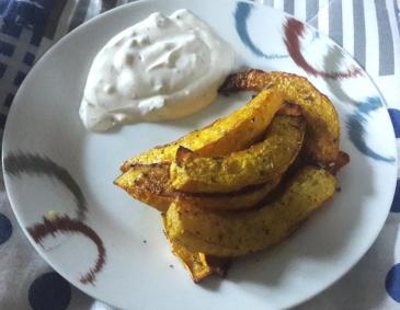 Kürbis-Wedges mit Sauerrahmdip Kürbis-Wedges mit Sauerrahmdip
