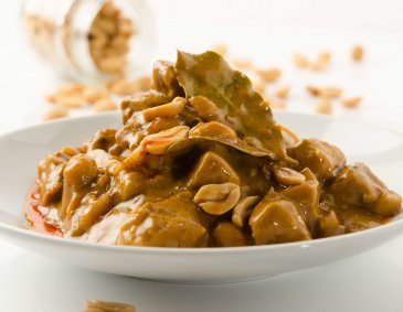 Putencurry mit Erdnüssen Putencurry mit Erdnüssen
