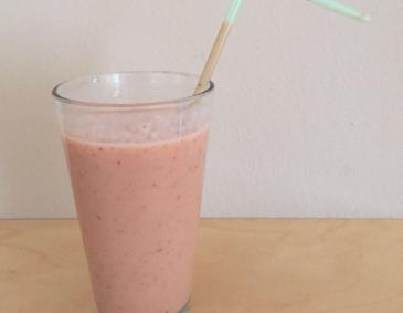 Erdbeer-Bananen-Mango-Smoothie Erdbeer-Bananen-Mango-Smoothie