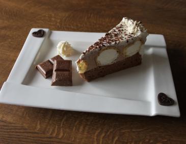Schokomousse-Windbeutel-Torte Schokomousse-Windbeutel-Torte