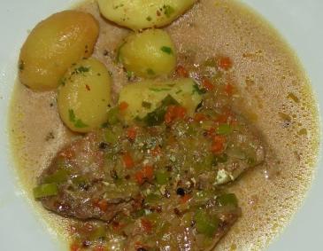 Schweinsmedaillons mit Lauchgemüsesoße Schweinsmedaillons mit Lauchgemüsesoße