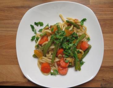 Udon Nudeln mit Gemüse Udon Nudeln mit Gemüse