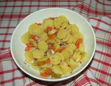 Pikanter Erdäpfelsalat Pikanter Erdäpfelsalat