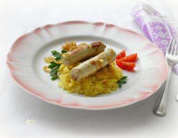 Bauernbratwurst mit Käse-Polenta Bauernbratwurst mit Käse-Polenta