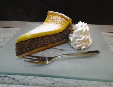 Mohntorte mit Sauerrahmguss Mohntorte mit Sauerrahmguss