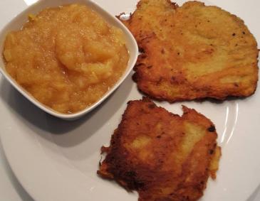 Kartoffelpuffer mit Apfelkompott Kartoffelpuffer mit Apfelkompott