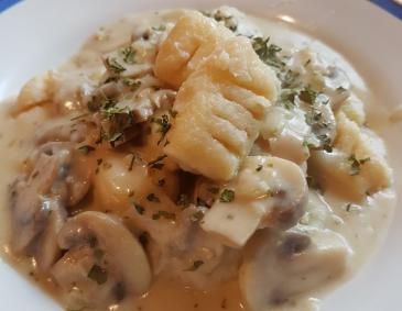 Hausgemachte Gnocchi mit Champignon-Rahmsauce Hausgemachte Gnocchi mit Champignon-Rahmsauce
