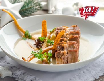 Gekochtes Beinfleisch mit Pastinaken und Erdäpfel-Wasabi-Creme Gekochtes Beinfleisch mit Pastinaken und Erdäpfel-Wasabi-Creme