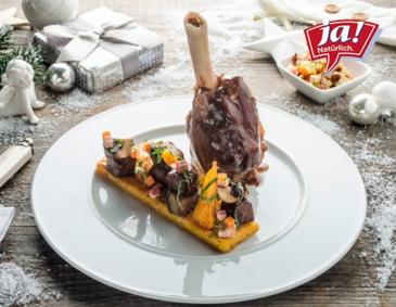 Geschmorte Lammstelze mit Gemüse und knuspriger Polenta Geschmorte Lammstelze mit Gemüse und knuspriger Polenta