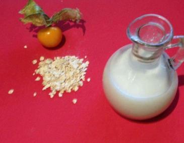 Selbstgemachte Hafermilch Selbstgemachte Hafermilch