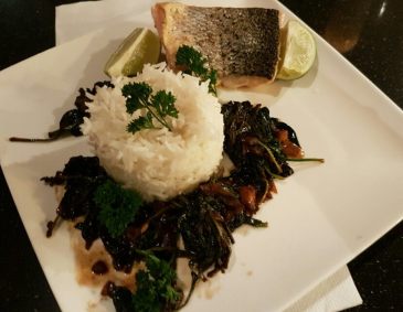 Lachs mit Spinat und Jasminreis Lachs mit Spinat und Jasminreis