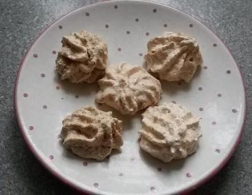 Kokosbusserl und Christbäume Kokosbusserl und Christbäume